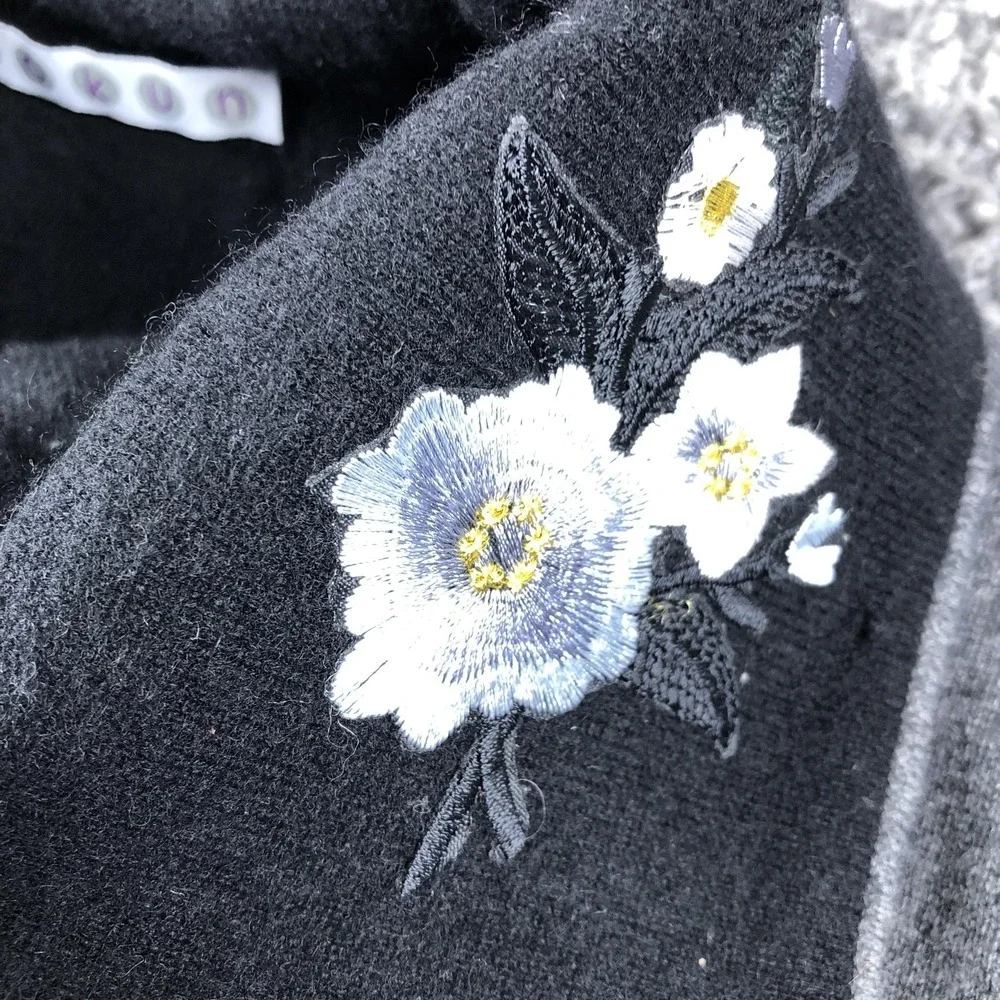 Kokun Coat Womens XL Gray Cashmere Blend Knit Long Floral Embroidered Collar‎